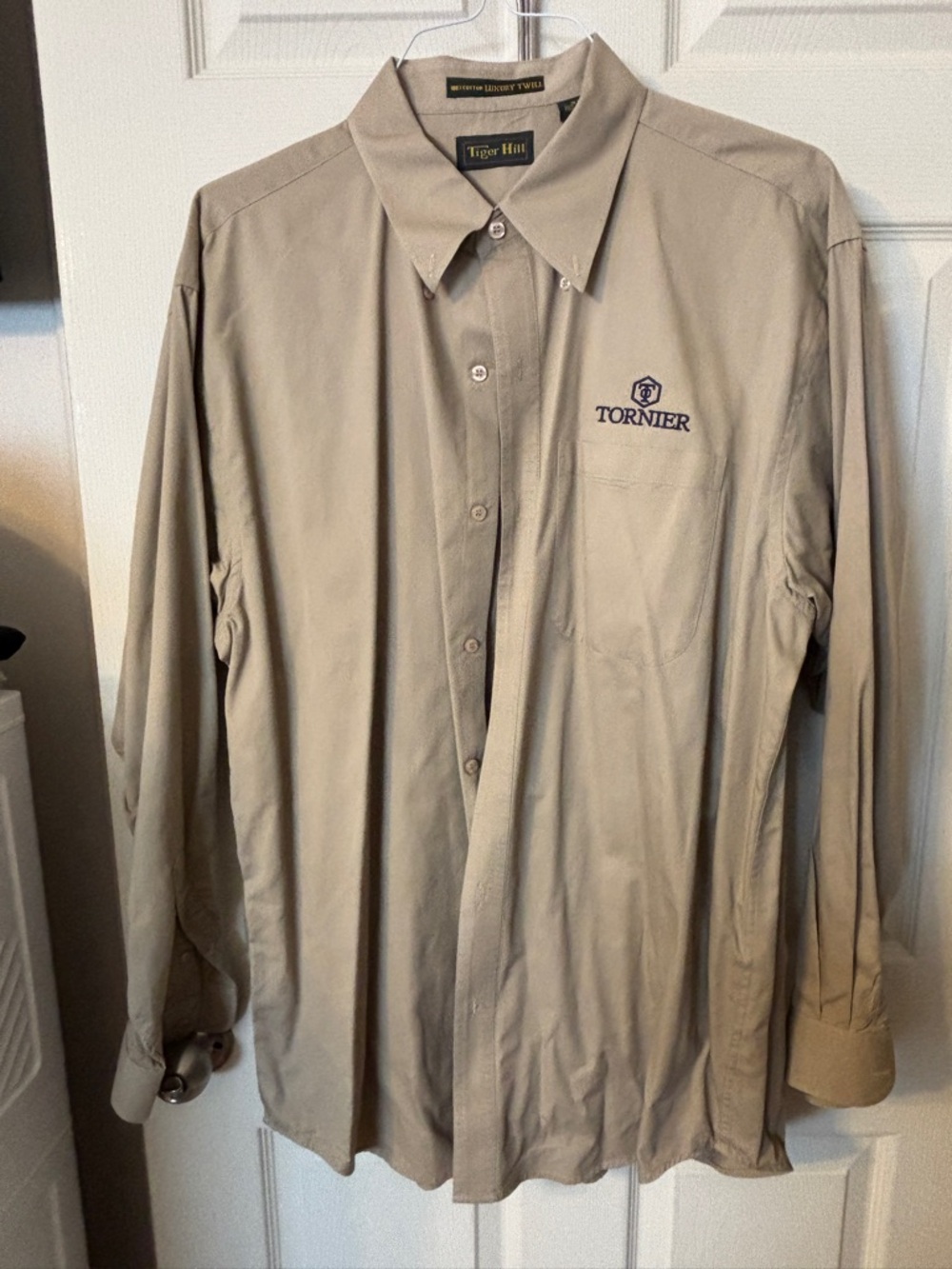 Tiger Hill Men’s size XL Button-Down Shirt in Khaki